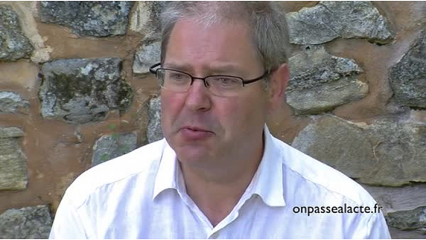 Un restaurant scolaire avec des produits bio et locaux @onpassealacte #TvLocale_fr